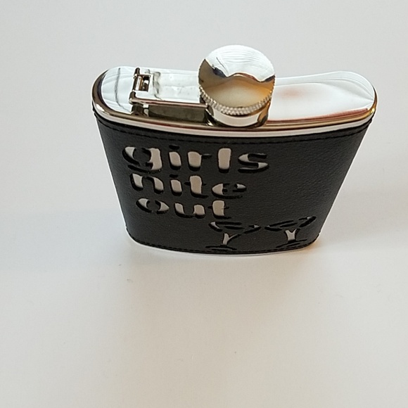 NEW Girls Night Flask - Picture 3 of 4